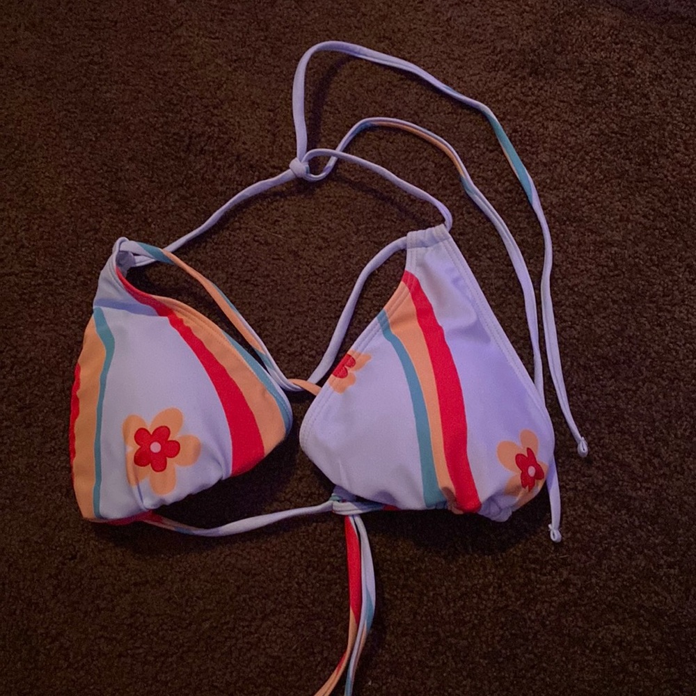 Two piece bathing suite. Brand:Romwe Size: Large